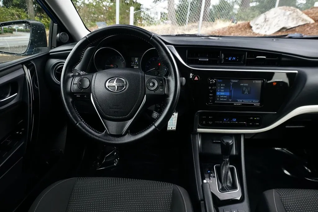 Scion iM photo 16