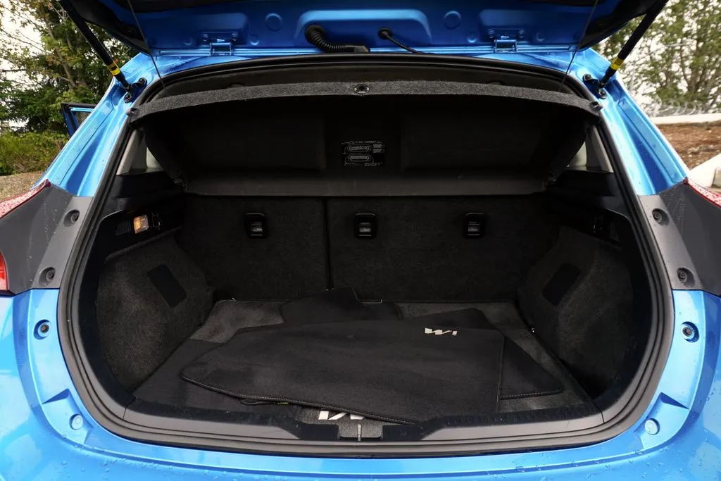 Scion iM photo 19