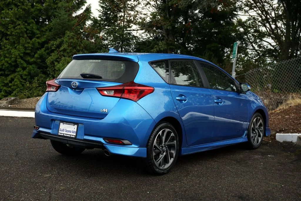 Scion iM photo 5