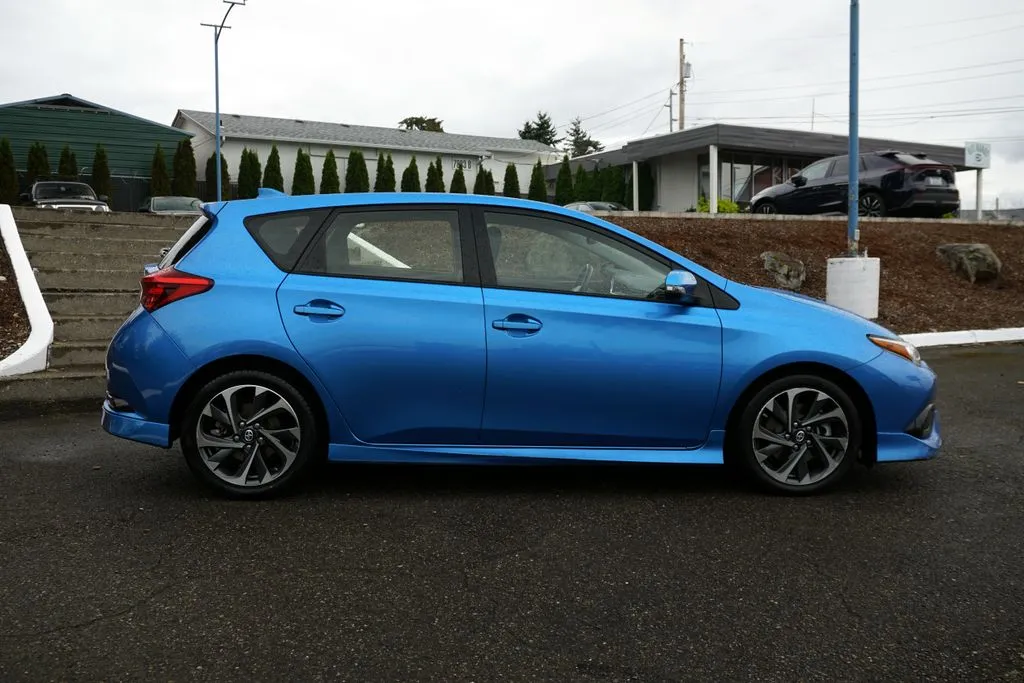 Scion iM photo 6