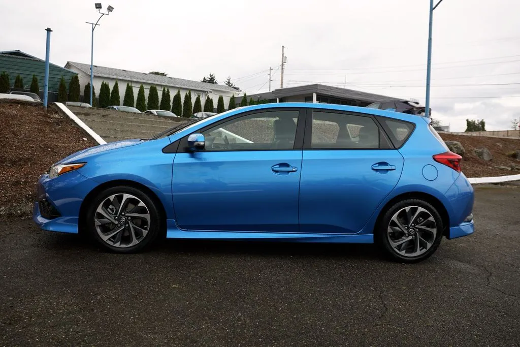 Scion iM photo 8