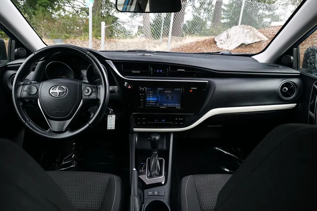 Scion iM photo 22