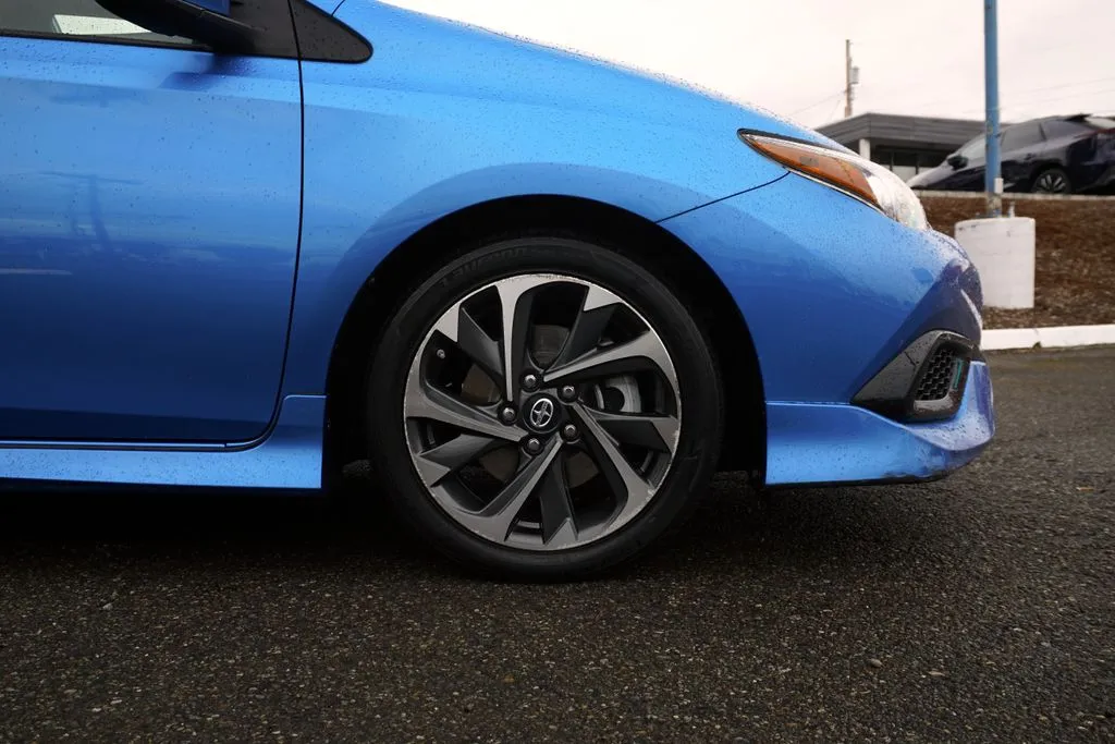 Scion iM photo 9