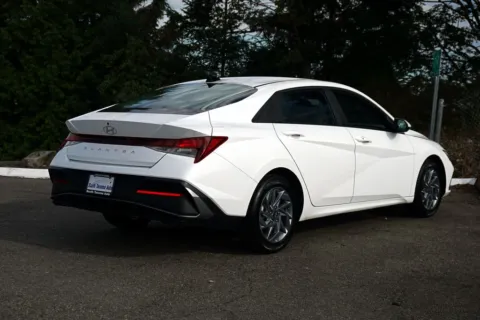 More photos of 2024 Hyundai Elantra SEL at South Tacoma Auto, WA