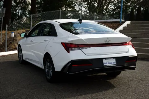Another view of 2024 Hyundai Elantra SEL for sale in Tacoma, WA at South Tacoma Auto