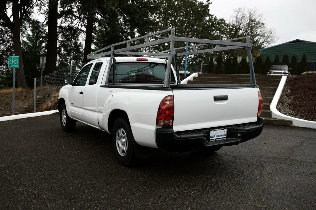 Toyota Tacoma photo 3