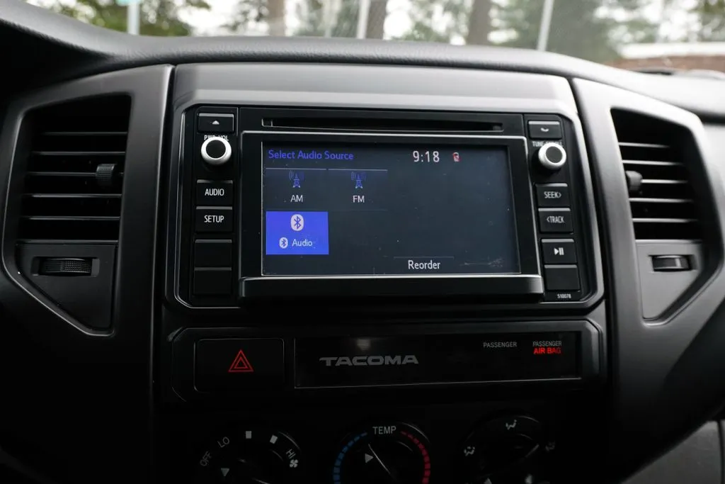 Toyota Tacoma photo 21