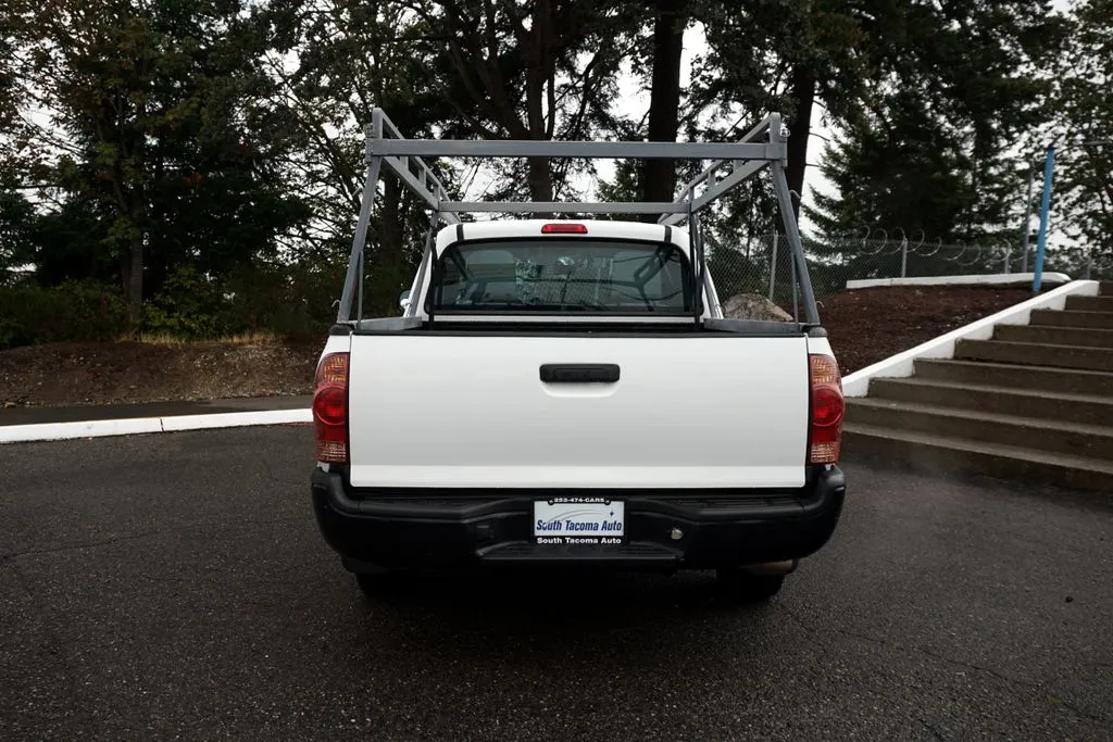 Toyota Tacoma photo 4