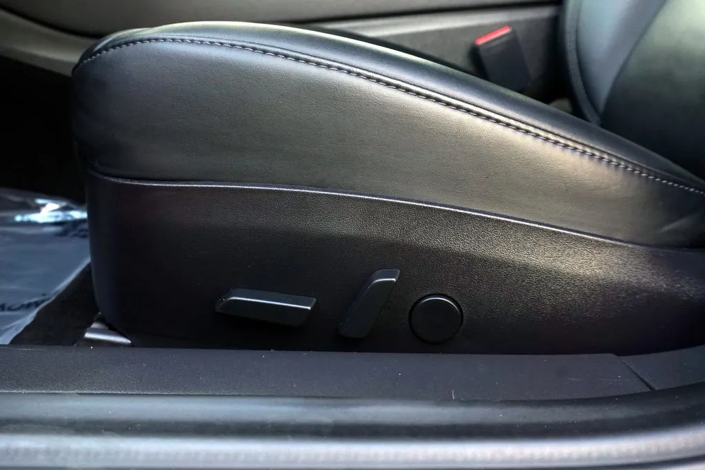 Tesla Model 3 photo 15
