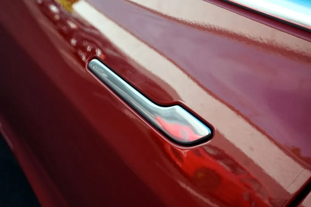 Tesla Model 3 photo 9