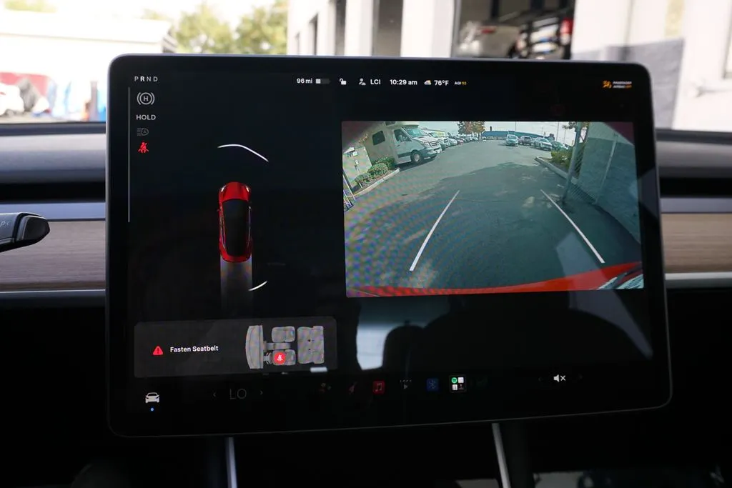 Tesla Model 3 photo 23