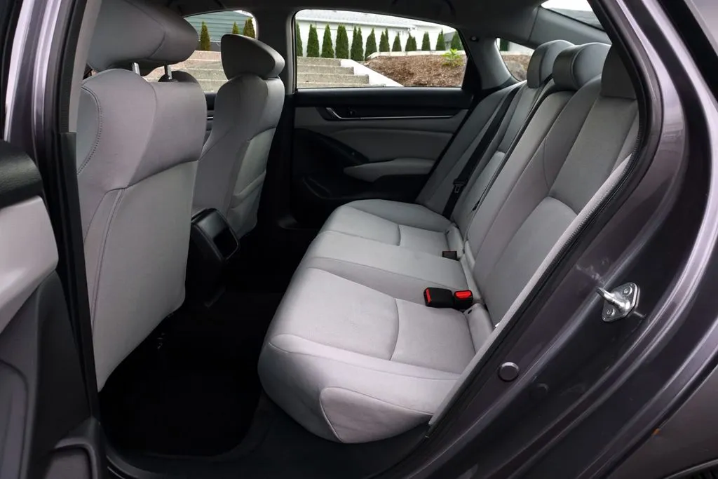 Honda Accord photo 17