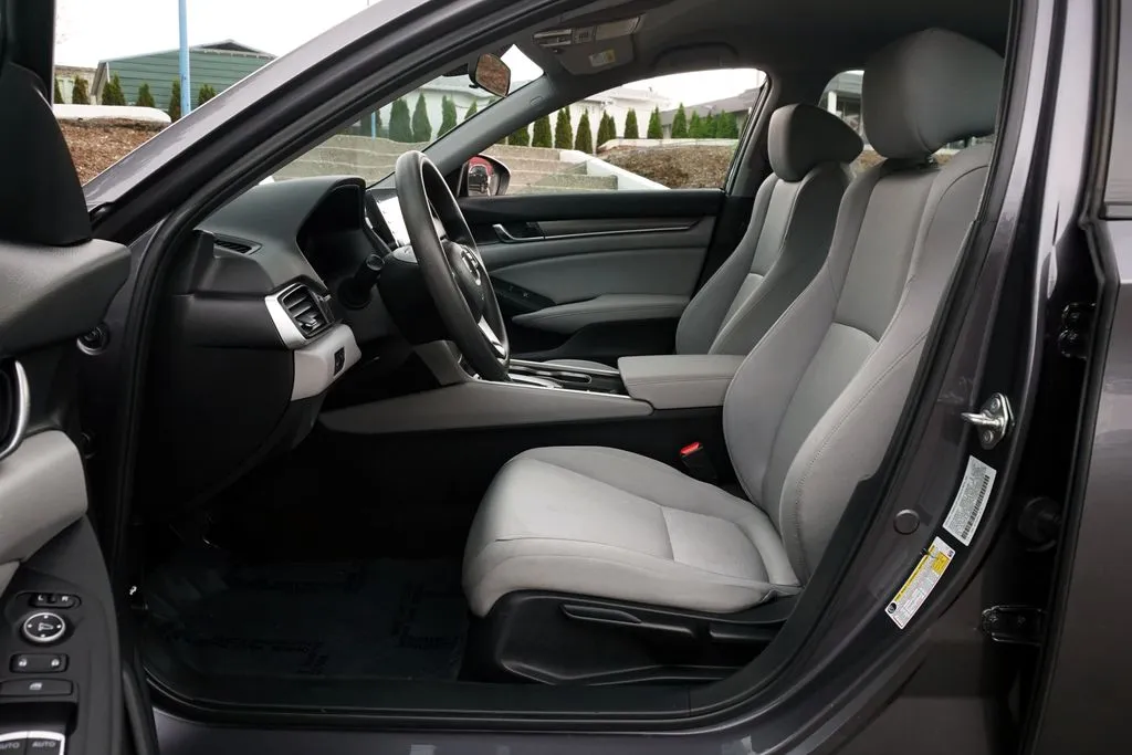 Honda Accord photo 16