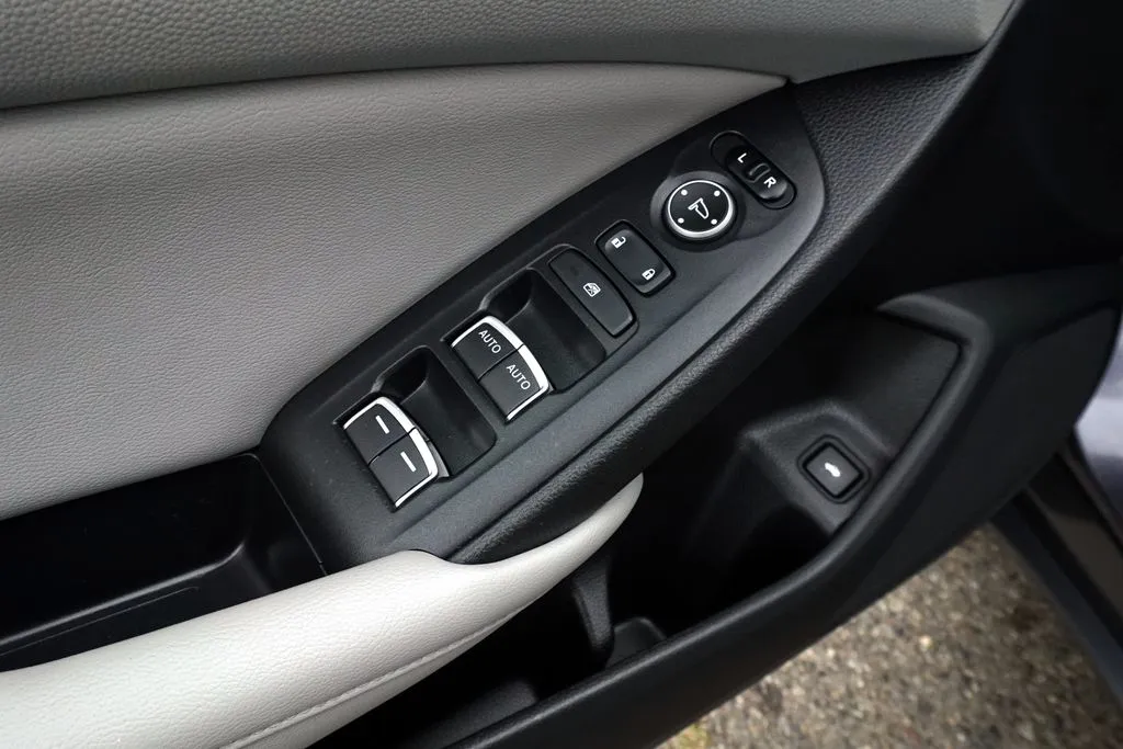 Honda Accord photo 12
