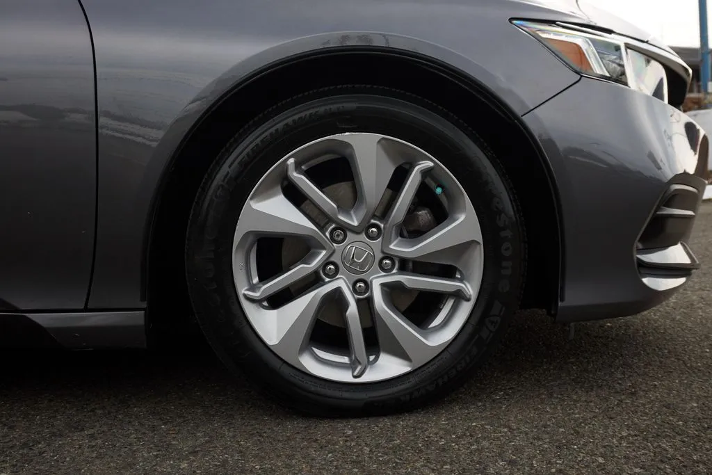Honda Accord photo 9