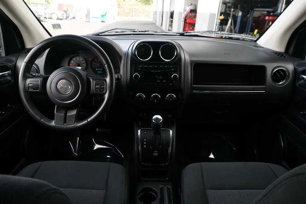 Jeep Compass photo 23