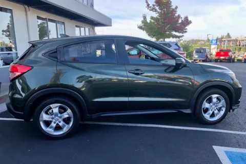 More photos of 2016 Honda HR-V EX at South Tacoma Auto, WA