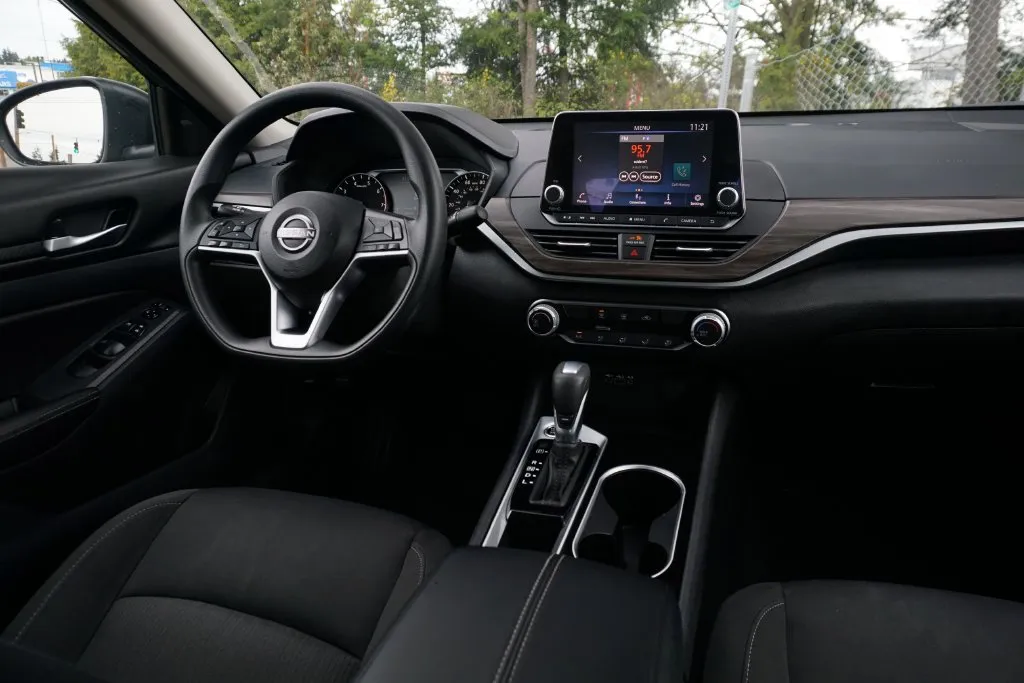 Nissan Altima photo 11