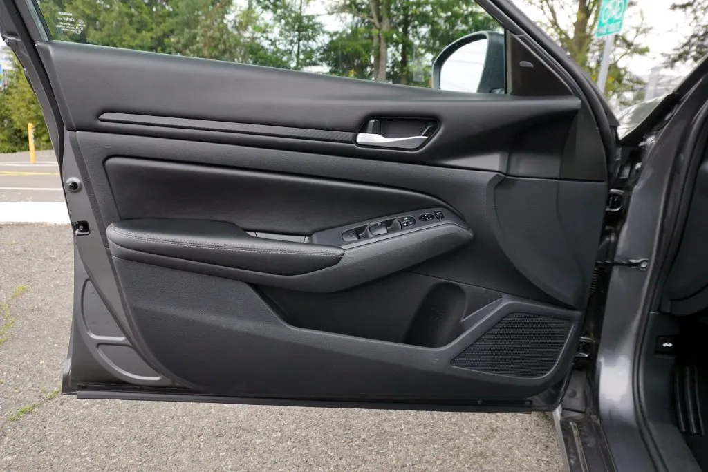 Nissan Altima photo 14