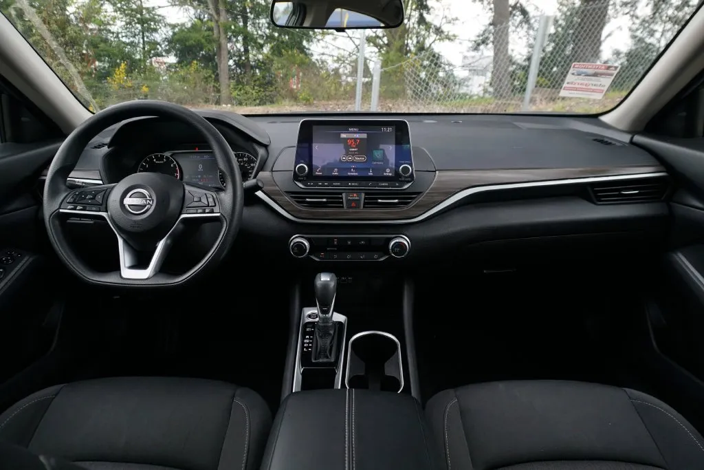 Nissan Altima photo 12