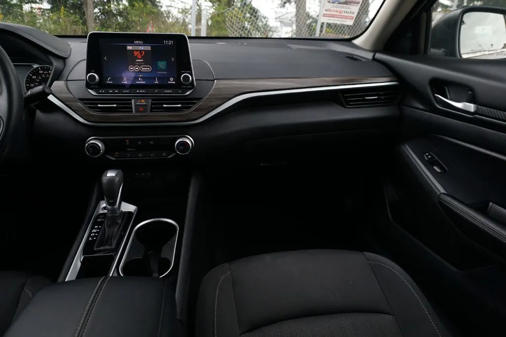 Nissan Altima photo 13