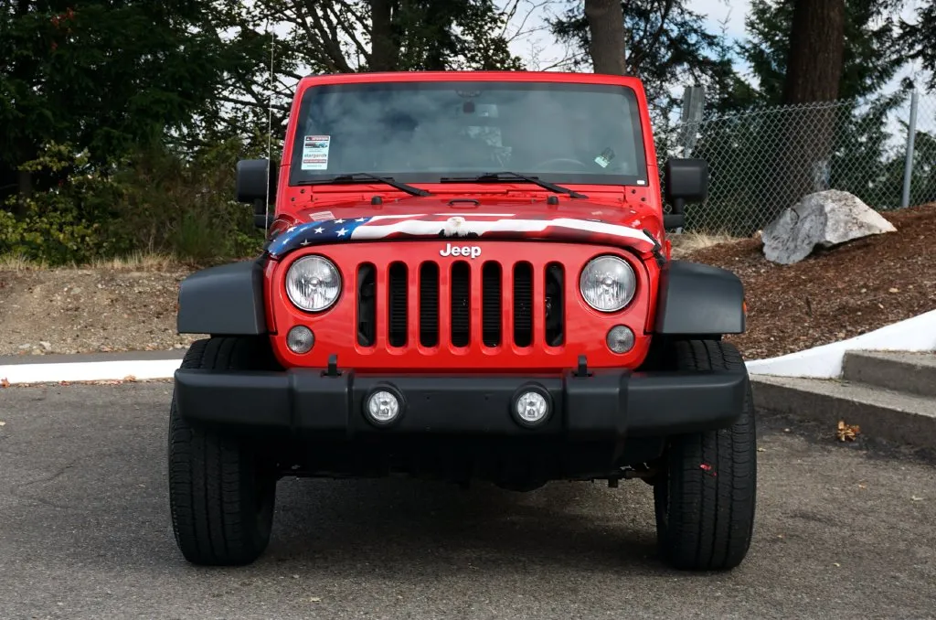Jeep Wrangler photo 2