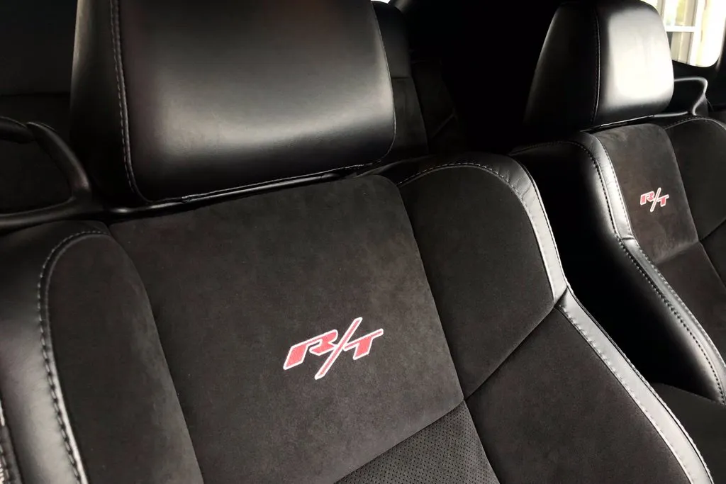 Dodge Challenger photo 20