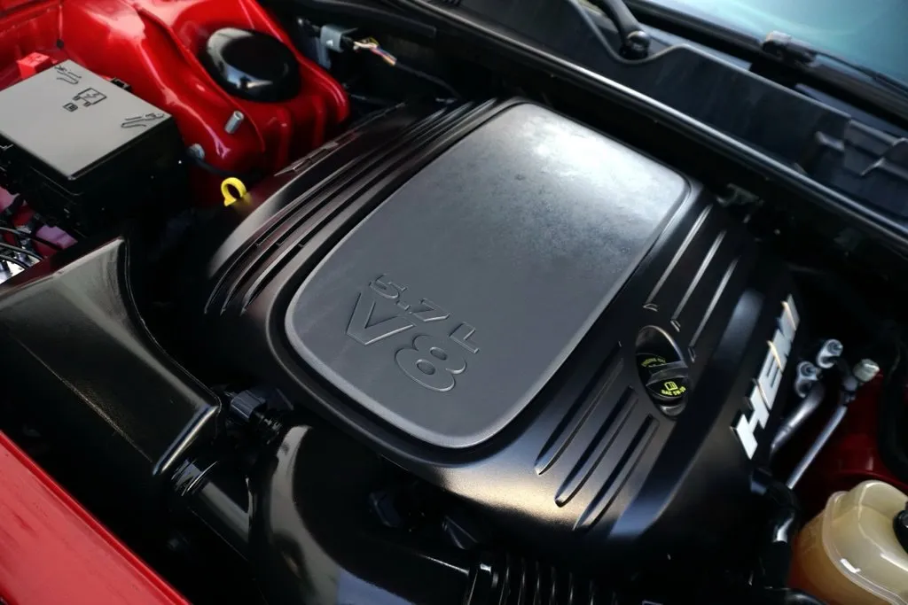 Dodge Challenger photo 12