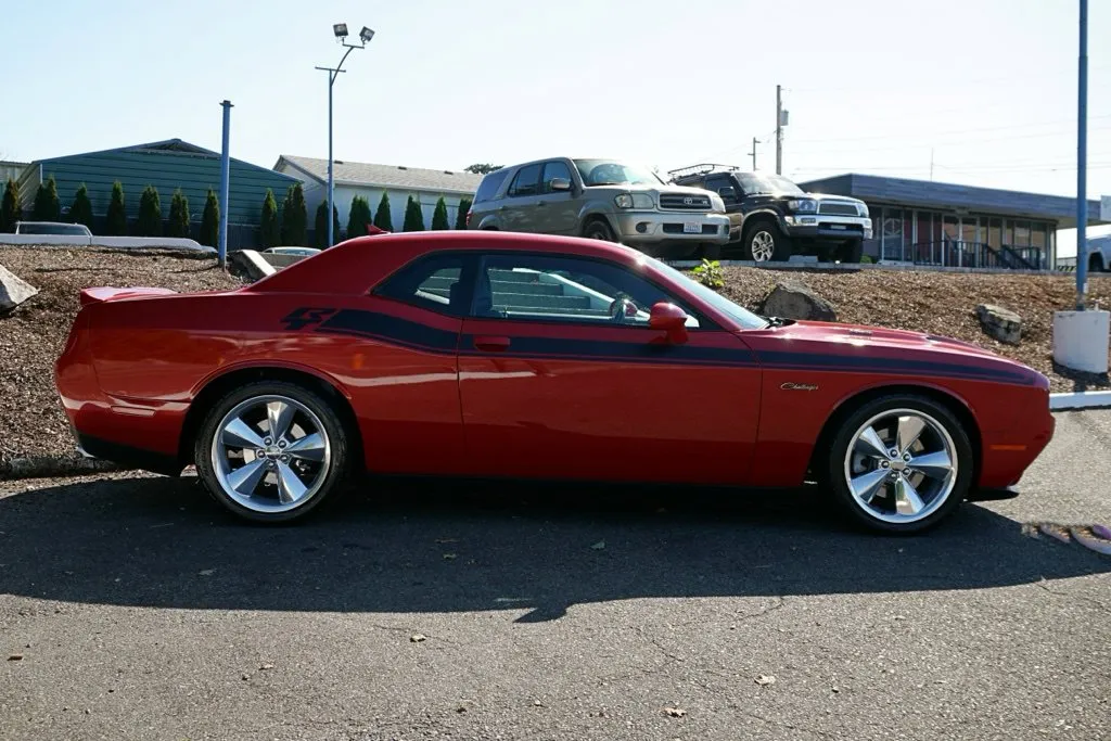 Dodge Challenger photo 6