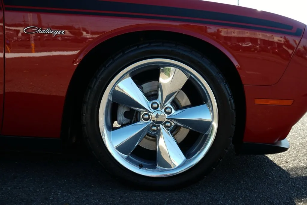Dodge Challenger photo 9