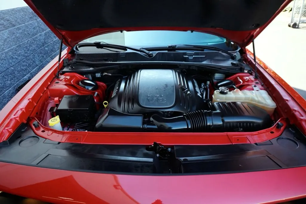 Dodge Challenger photo 13