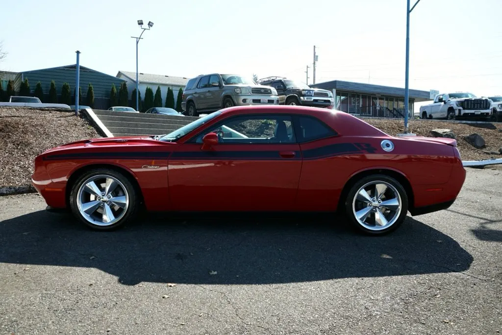 Dodge Challenger photo 8