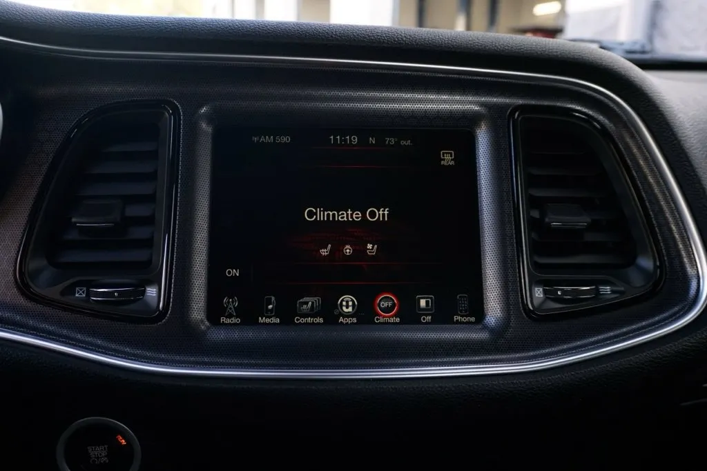 Dodge Challenger photo 28