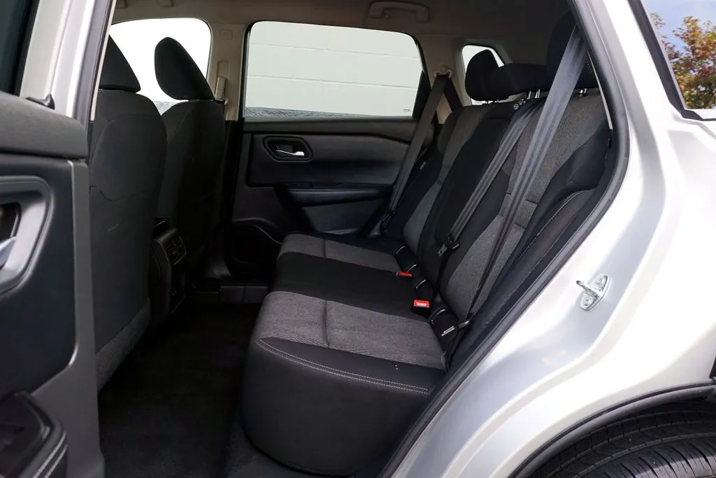 Nissan Rogue photo 18