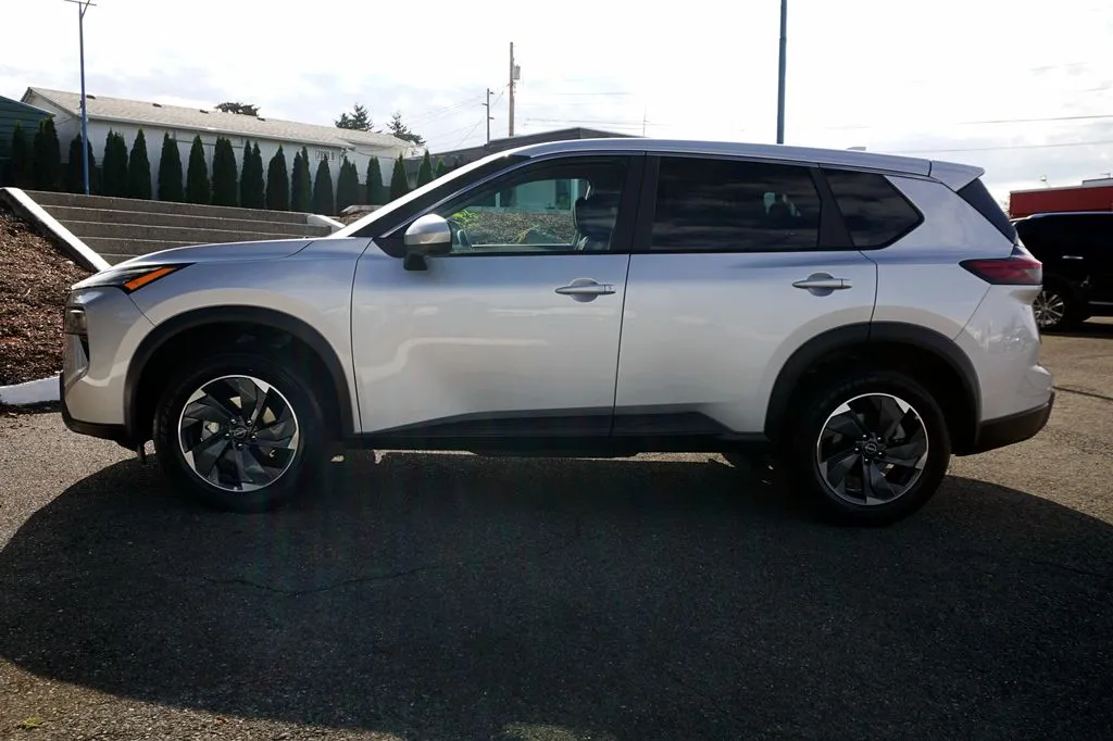 Nissan Rogue photo 8