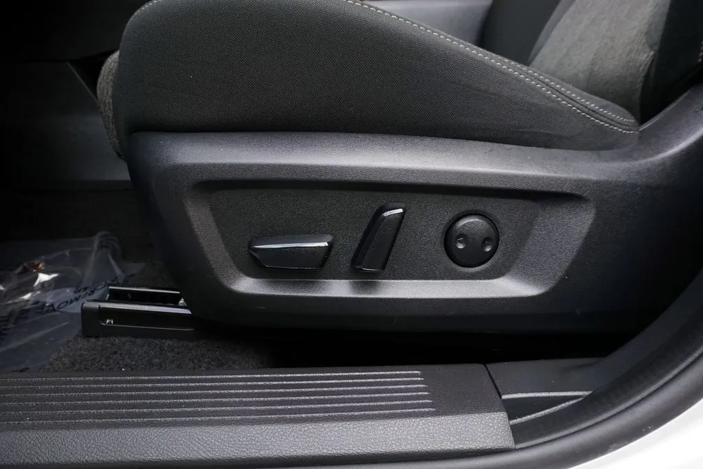 Nissan Rogue photo 16