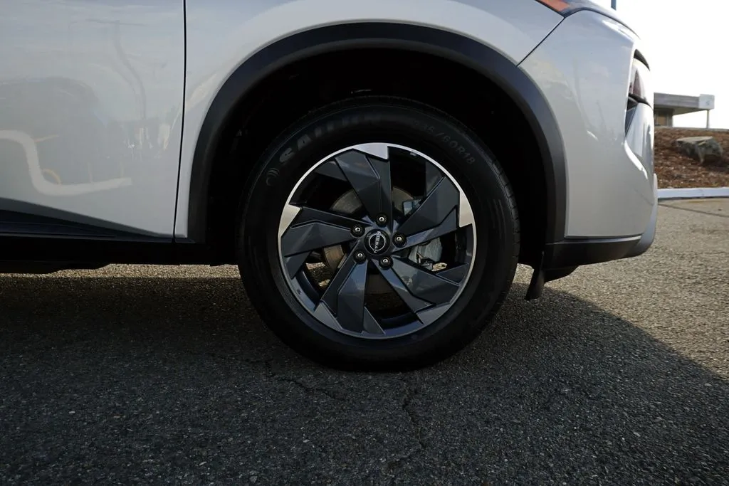 Nissan Rogue photo 9