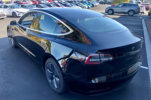 More photos of 2018 Tesla Model 3 Long Range at South Tacoma Auto, WA