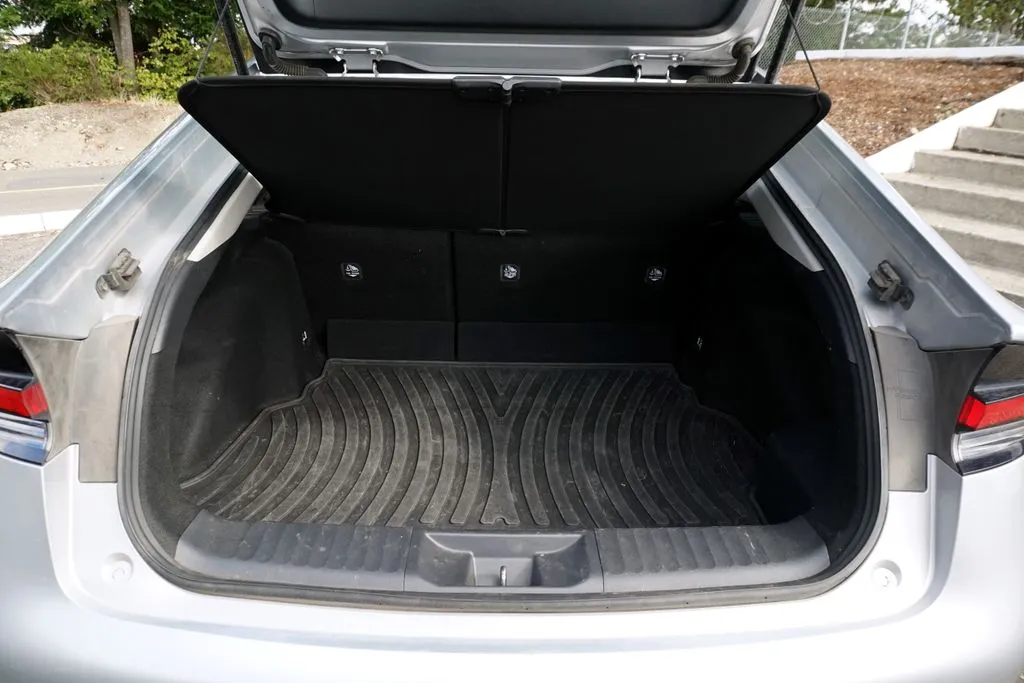 Toyota Prius photo 12