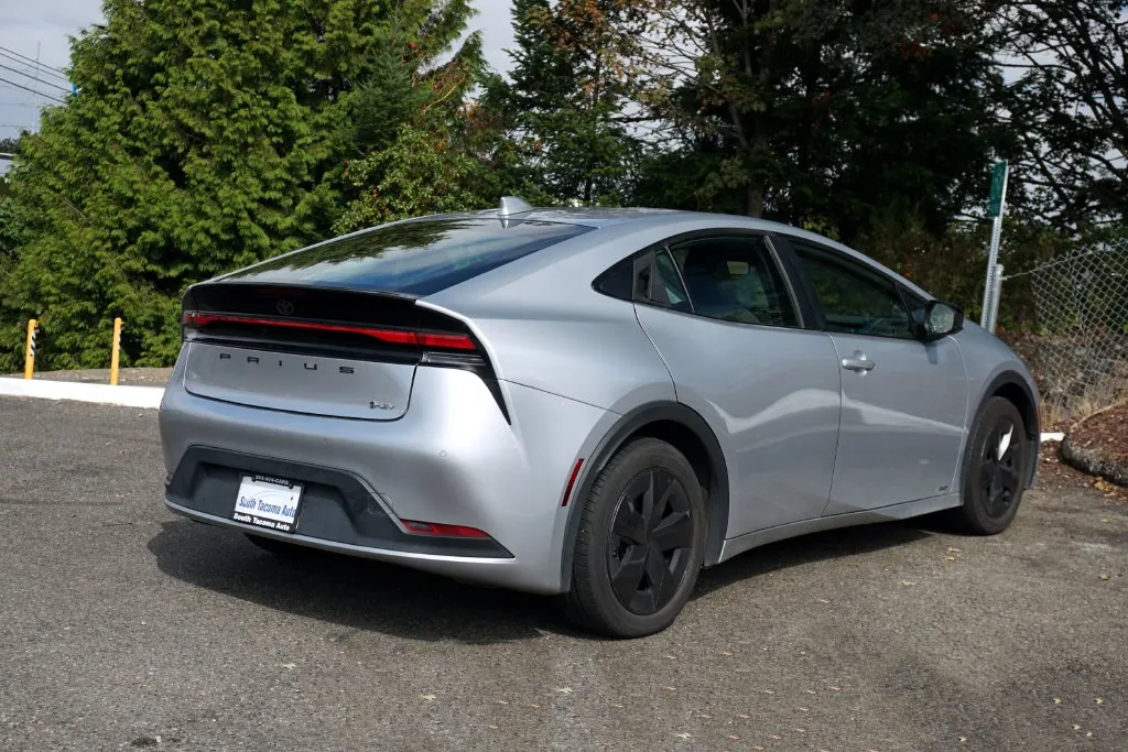Toyota Prius photo 7