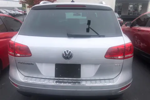 More photos of 2012 Volkswagen Touareg V6 TDI Sport AWD at South Tacoma Auto, WA