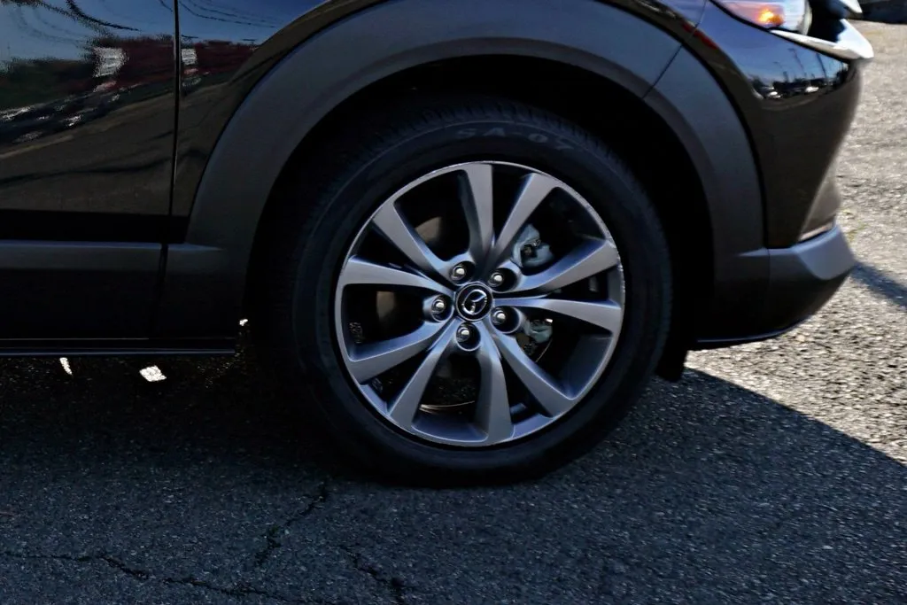 Mazda CX-30 photo 9