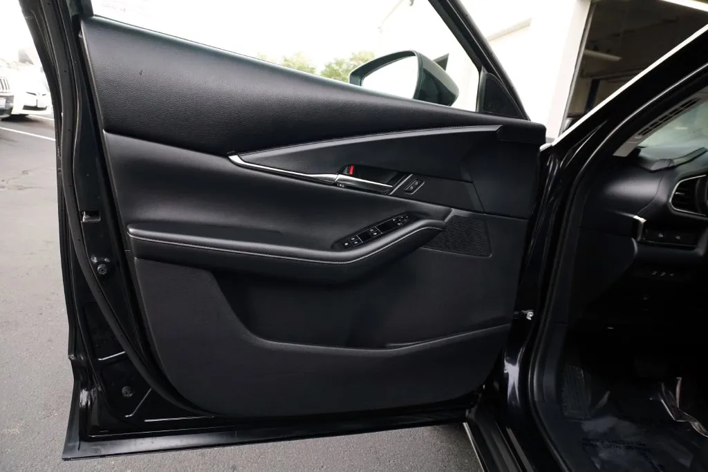 Mazda CX-30 photo 13