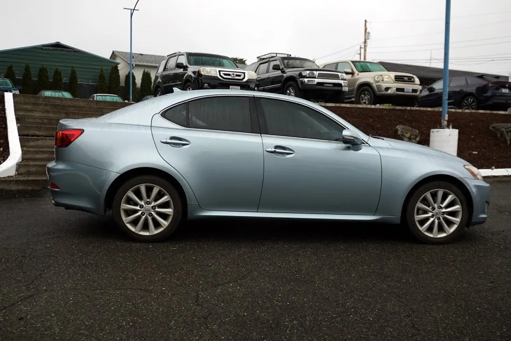 Lexus IS photo 6