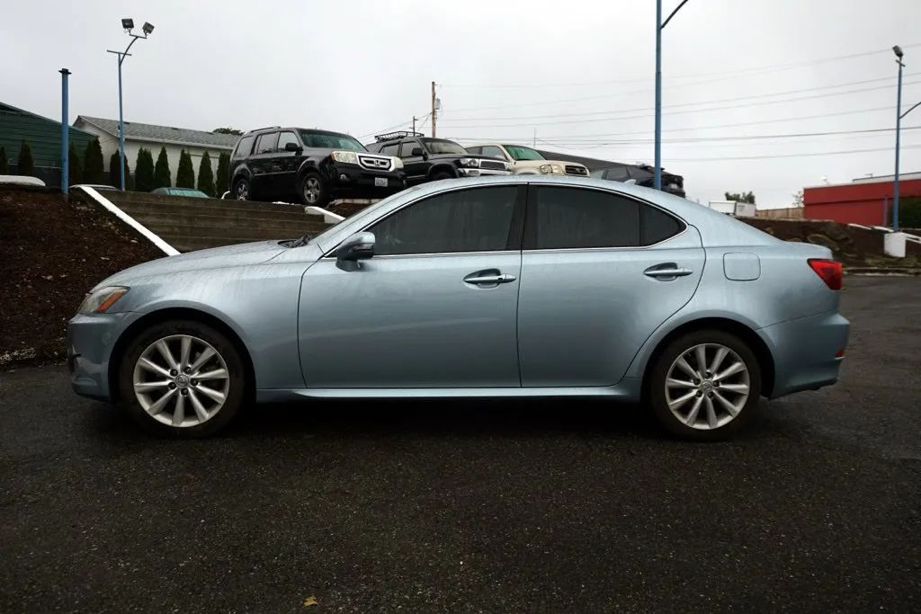 Lexus IS photo 8
