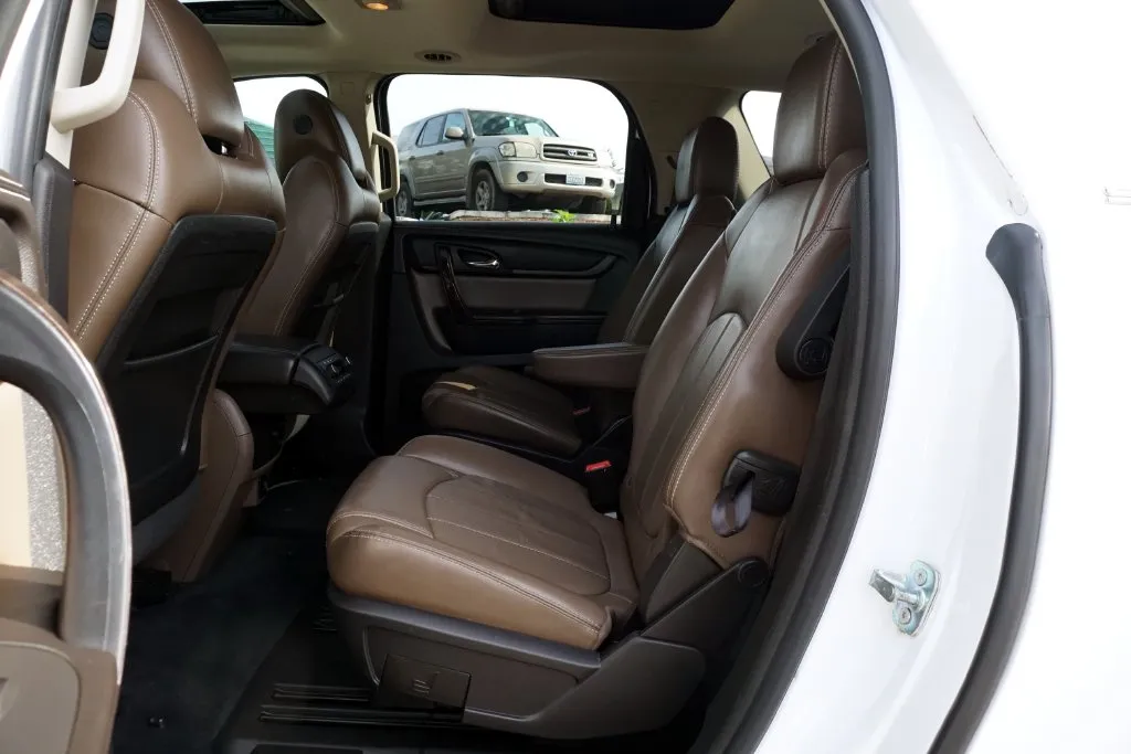 GMC Acadia photo 18