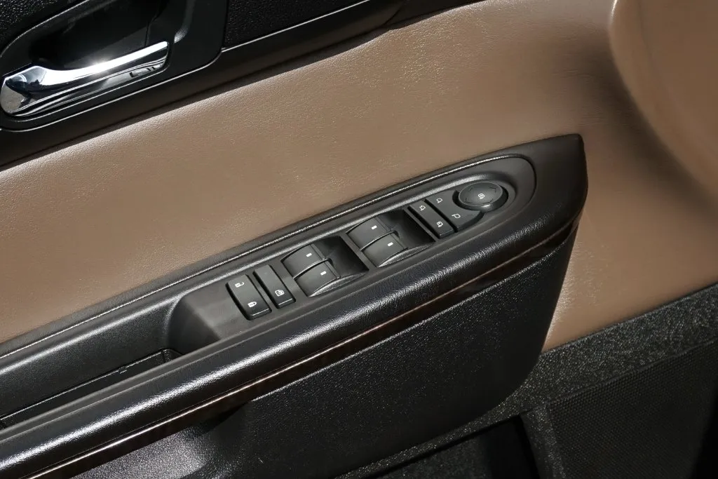 GMC Acadia photo 13