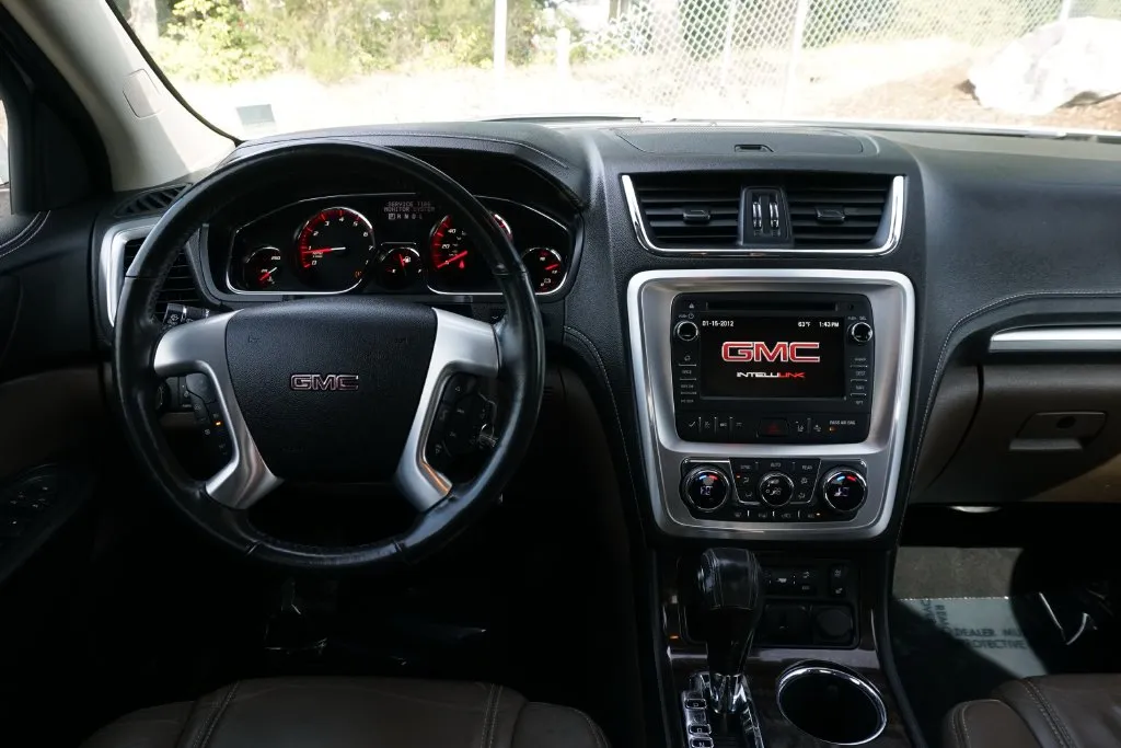 GMC Acadia photo 22