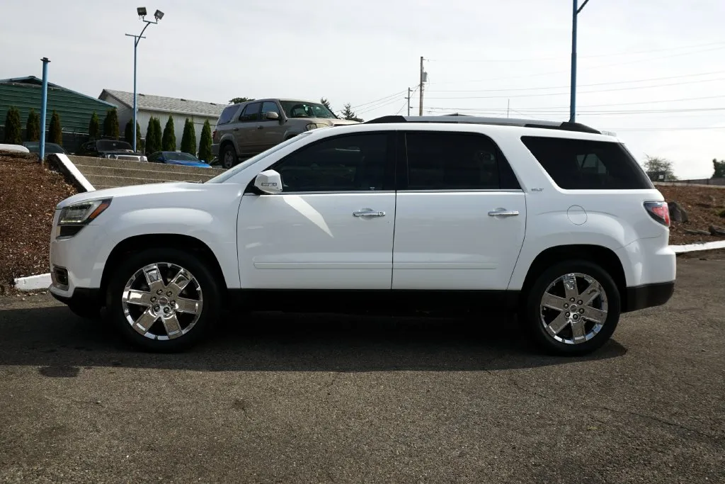 GMC Acadia photo 8