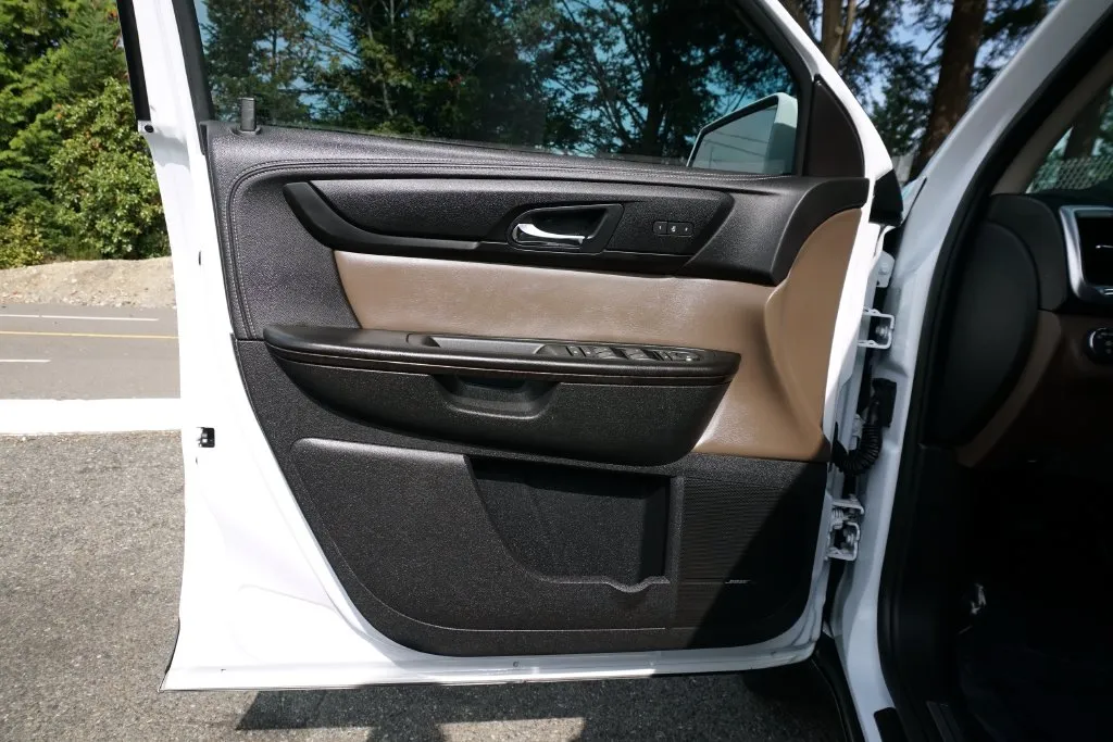 GMC Acadia photo 12